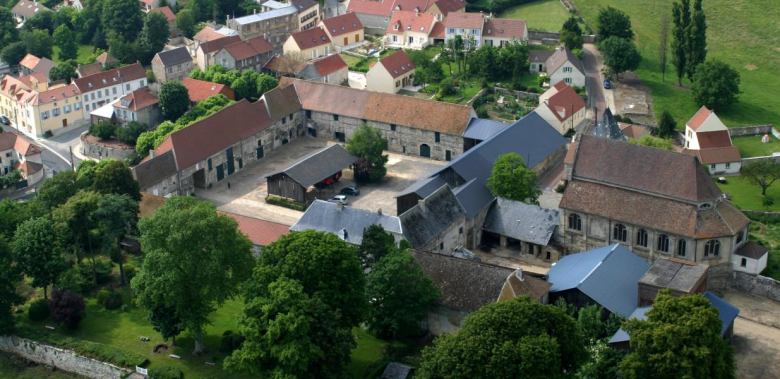 Vue aérienne de la Ferme du village