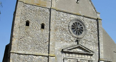 Façade de l'église Saint-Martin de Montmirail